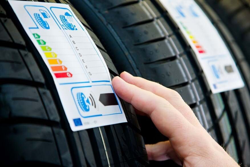 Europese bandenlabel op autoband