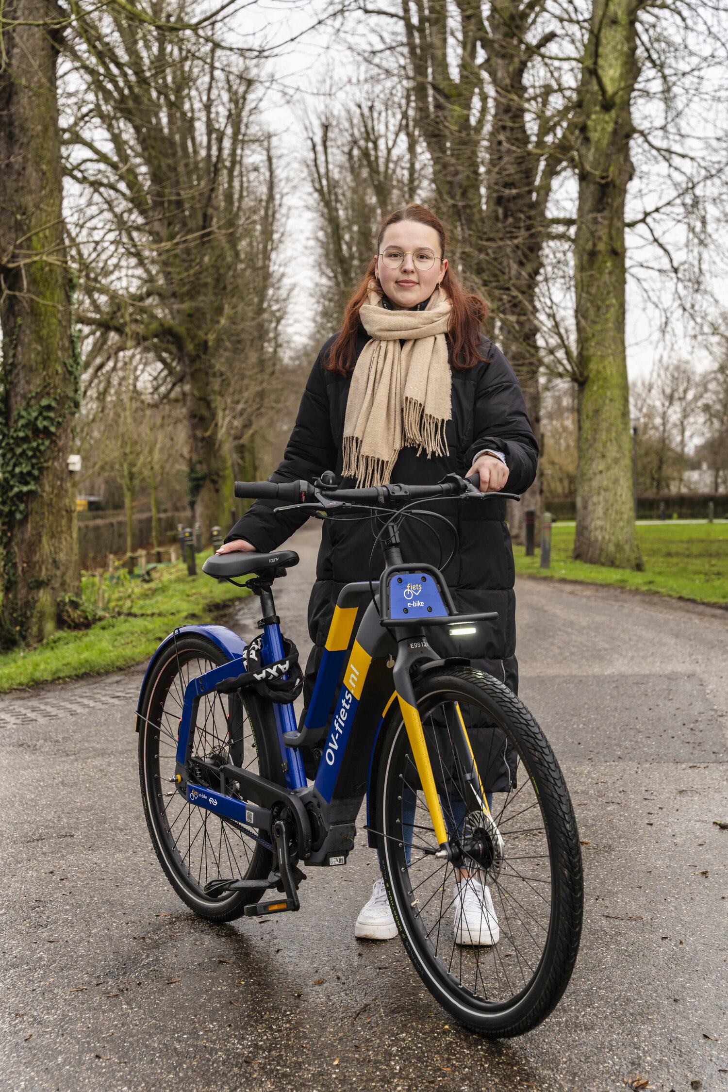 Liza Artsiomenka met de deelfiets