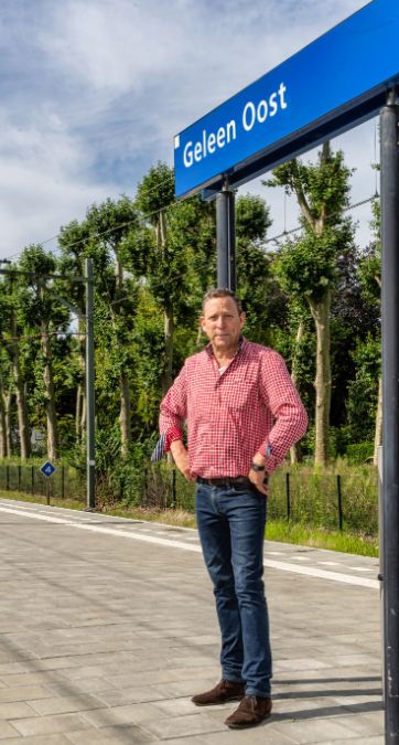 Marc Bosch op treinstation Geleen